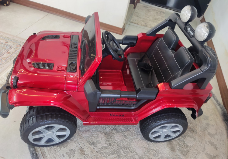 ماشین شارژی جیپ مدل AX2071 چهار موتورقدرتمند ( دست دوم درحد )